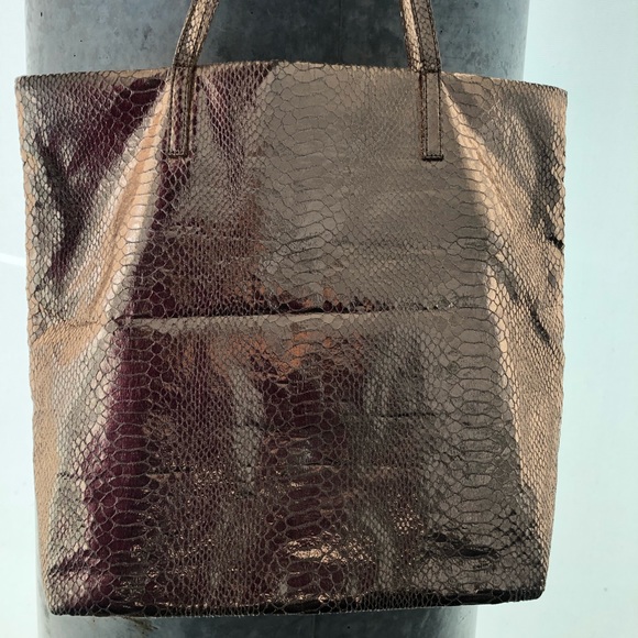 🤩HOST PICK🤩 Kate Spade rose gold tote!!! - Picture 5 of 16
